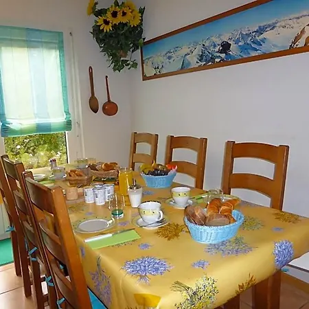 Les Acacias Hotel 3*