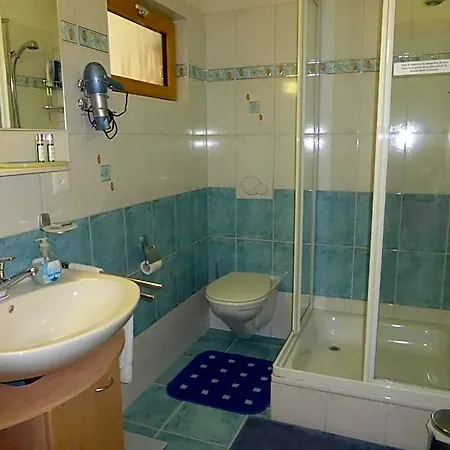 Les Acacias Hotel